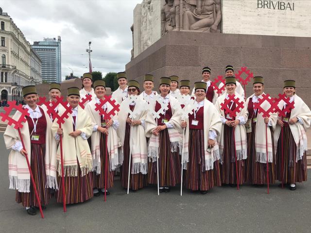 Dziesmu svētkos Latvijas simtgadē 